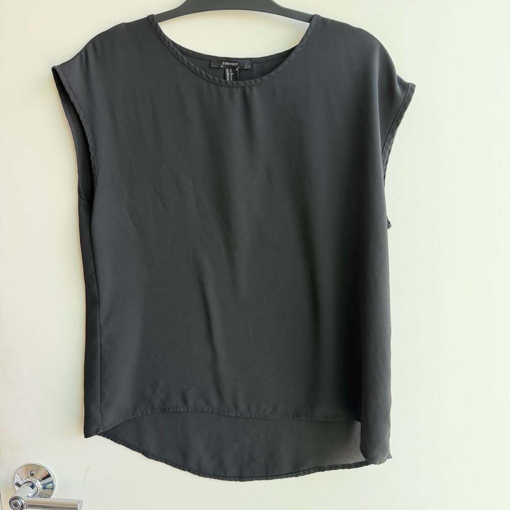 Forever 21 Black Sleeveless High-Low Hem Blouse Size S